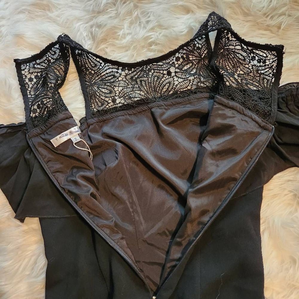 New Trina Turk Lauren Cold Shoulder Sheath Dress - Picture 11 of 11